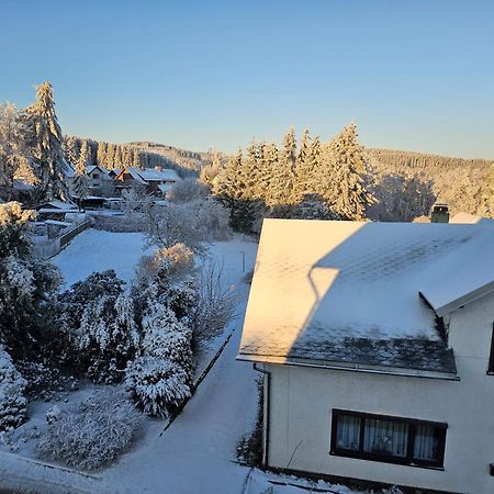 Gehlberger Landhaus Am Schneekopf / Ferienwohnung Suhl Esterno foto